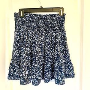 - Like New! Flirty Dylan skirt.